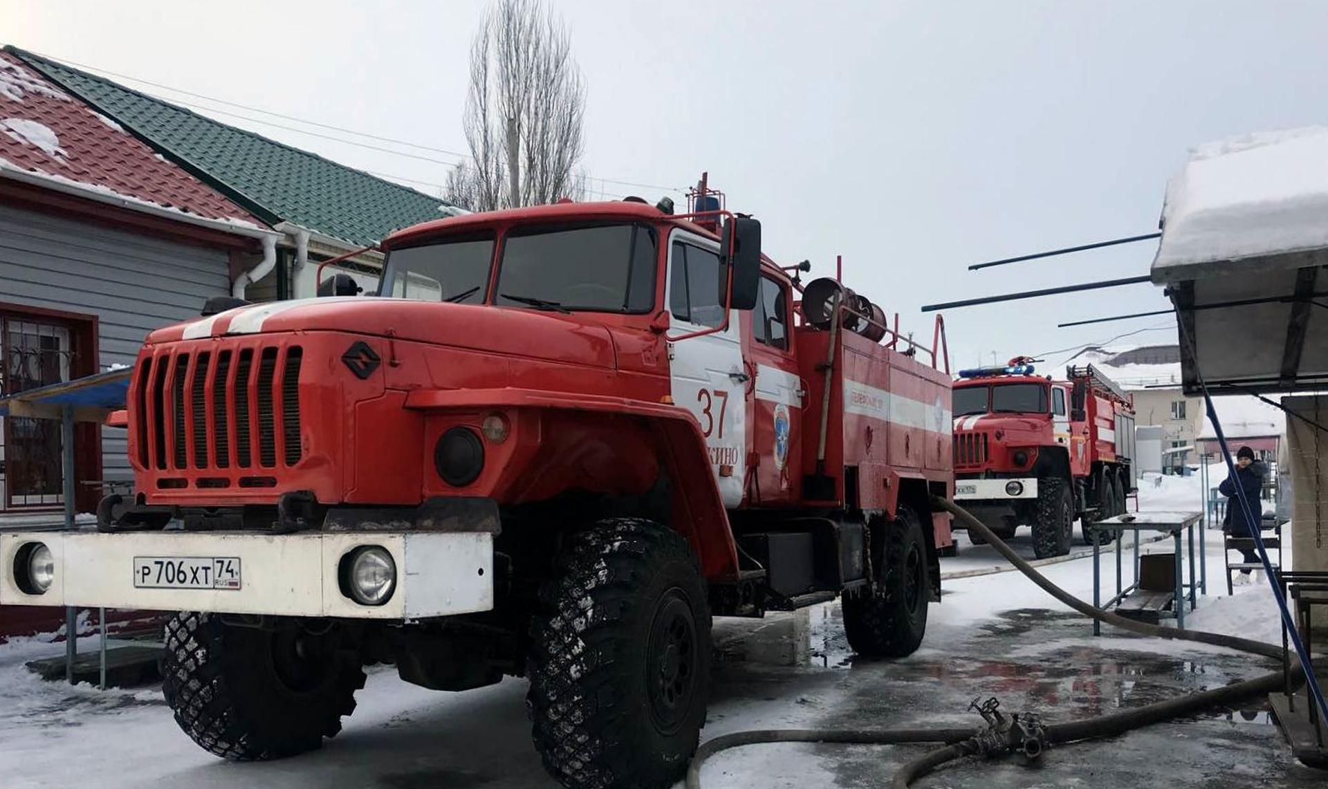 На рынке выгорели 8 торговых павильонов | 11.01.2022 | Челябинск -  БезФормата