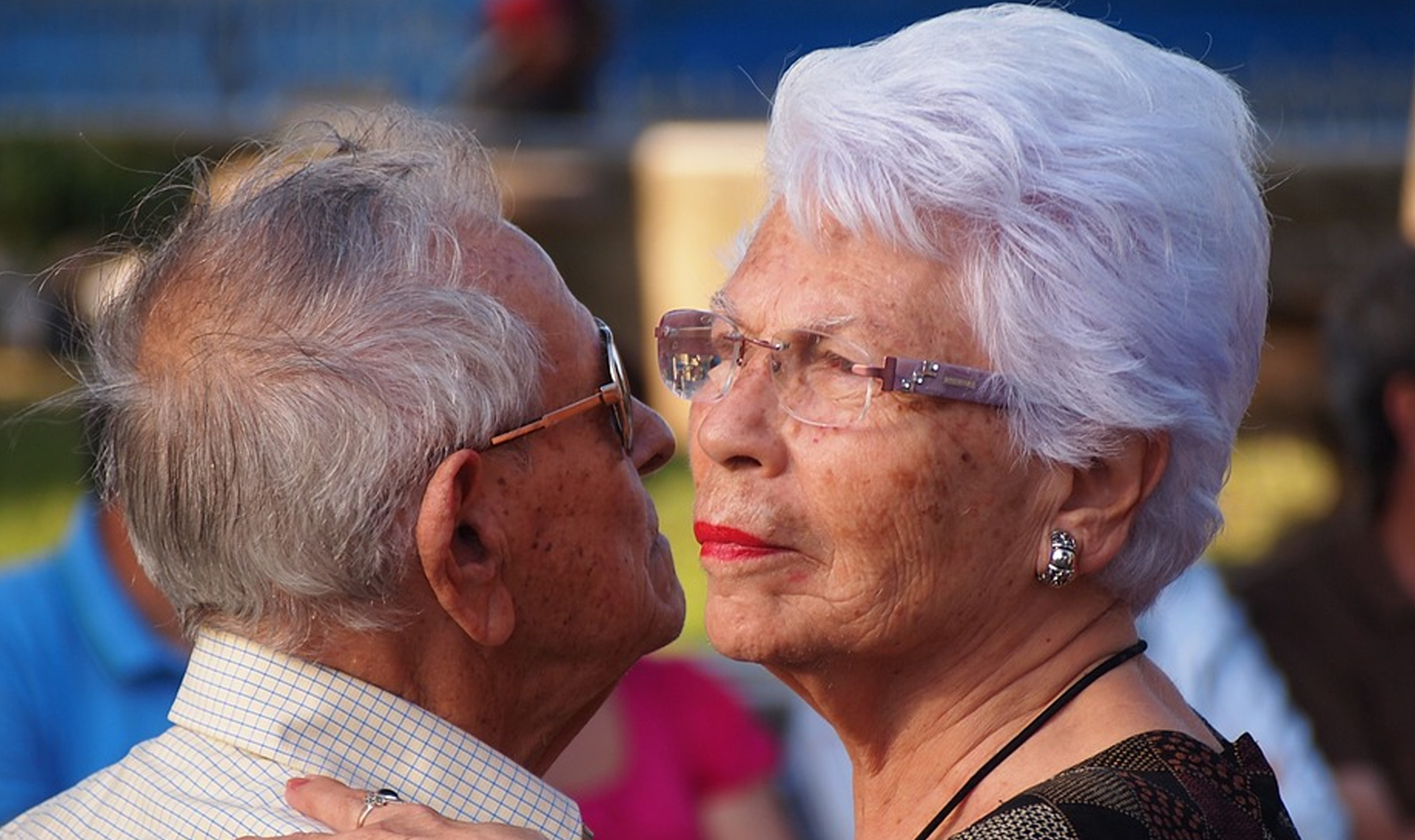 Интимные отношения у пожилых людей - Гериатрия - Справочник MSD Профессиональная версия