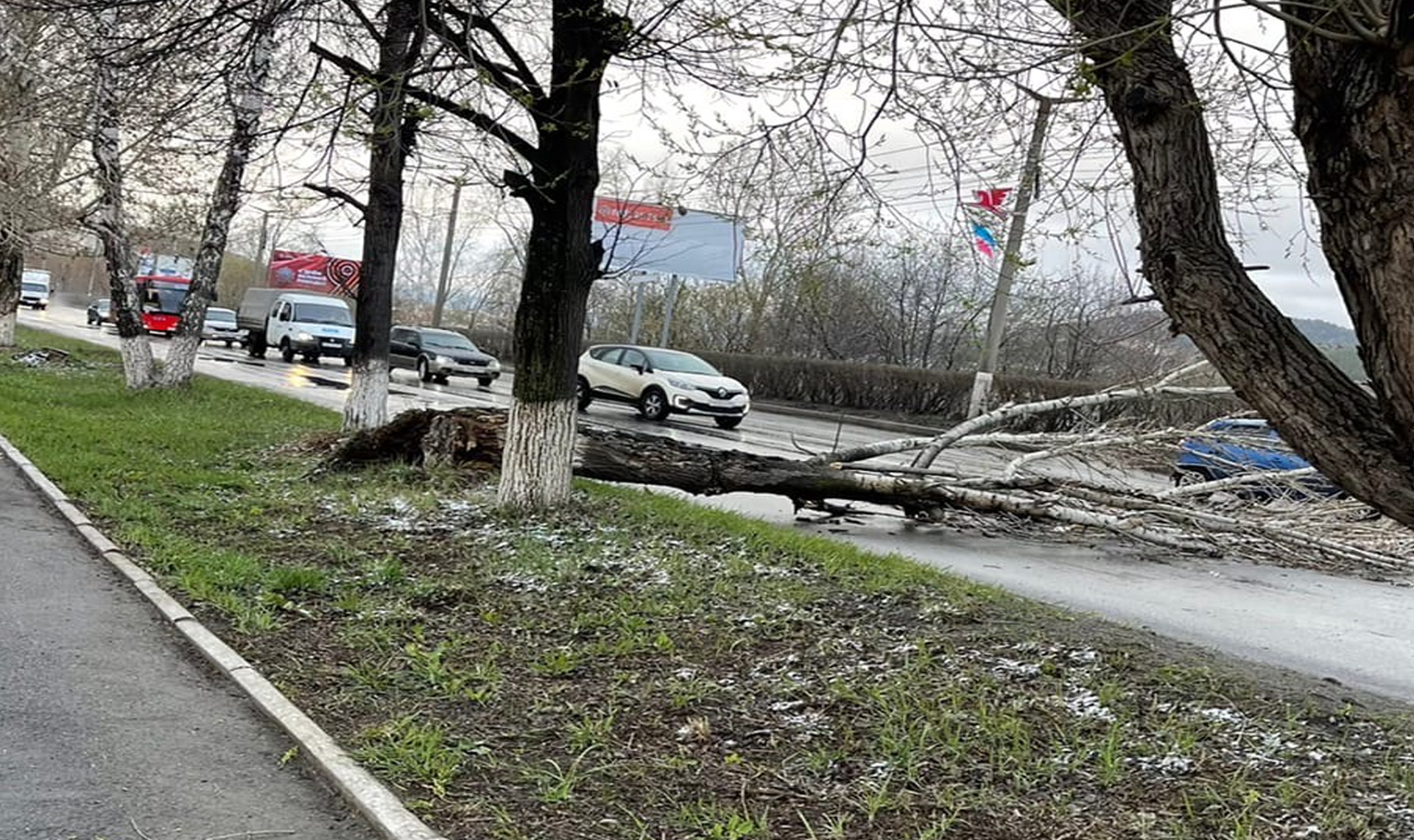 Первые жертвы непогоды в Златоусте | 06.05.2022 | Челябинск - БезФормата