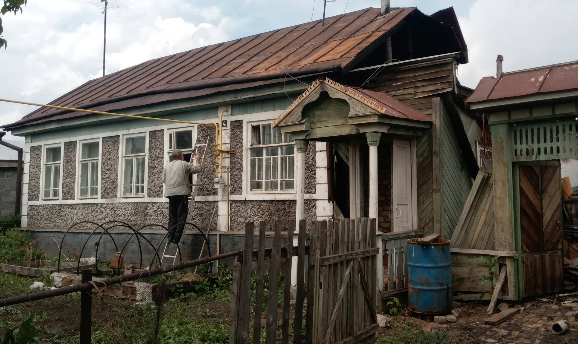 Труп мужчины нашли в ванной одного из домов в селе Агаповка