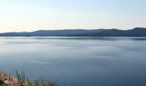 На Тургояке уберут незаконное ограждение, которое мешало отдыхающим пройти к озеру