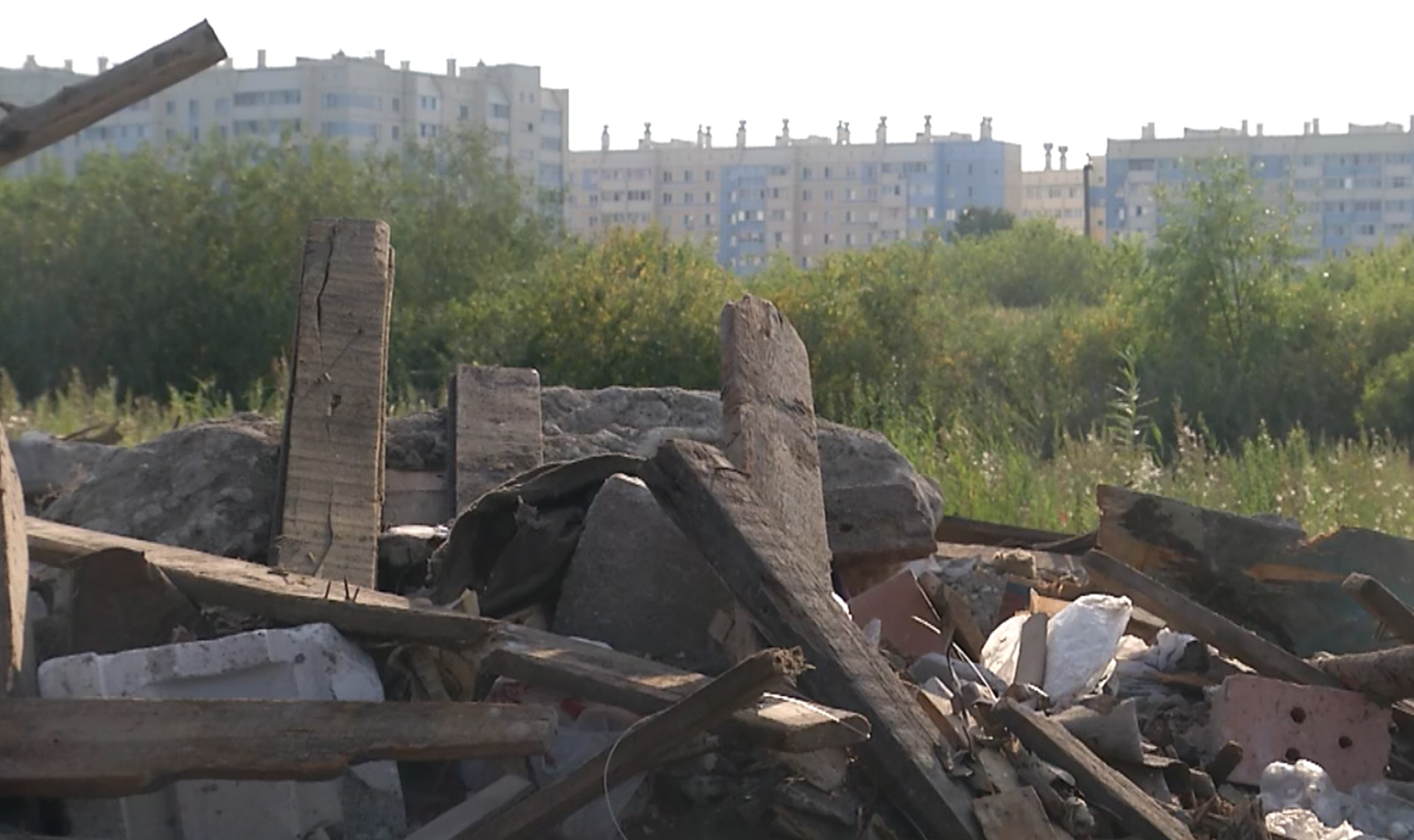 Поселок превращается в мусорный полигон. Жители Новосинеглазово жалуются на  засилье несанкционированных свалок - 31TV.RU