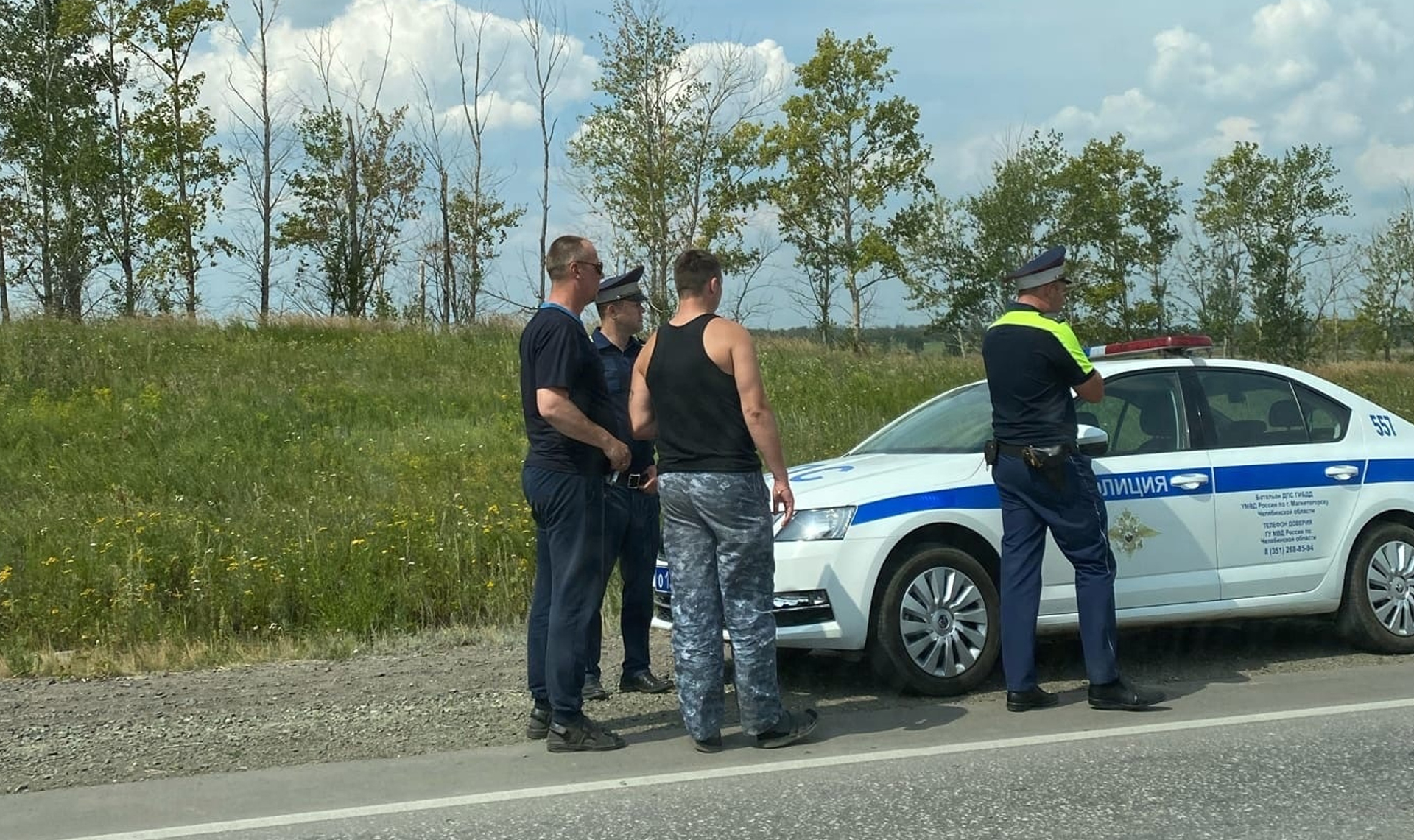 В Челябинской области на трассе перевернулась машина