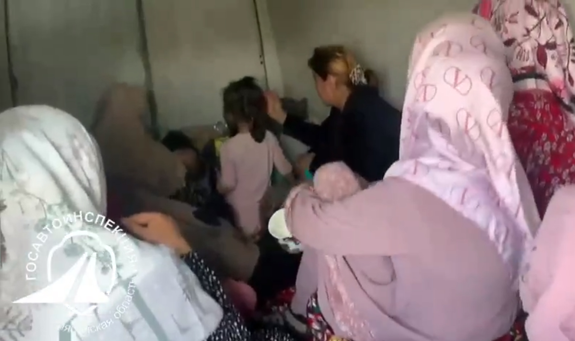 Набитый людьми фургон остановили на пути из Киргизии в Челябинск