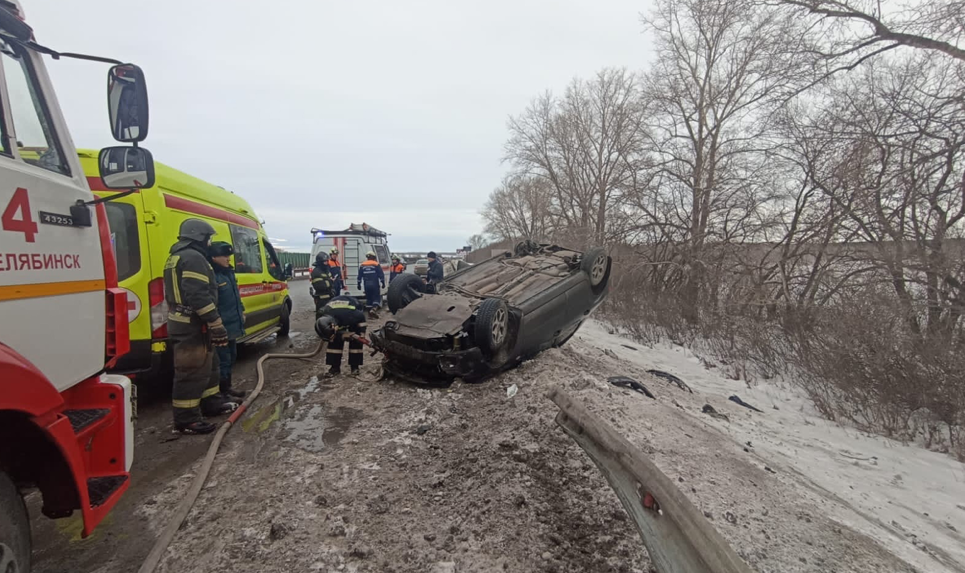 Под Челябинском женщина погибла в перевернувшейся машине