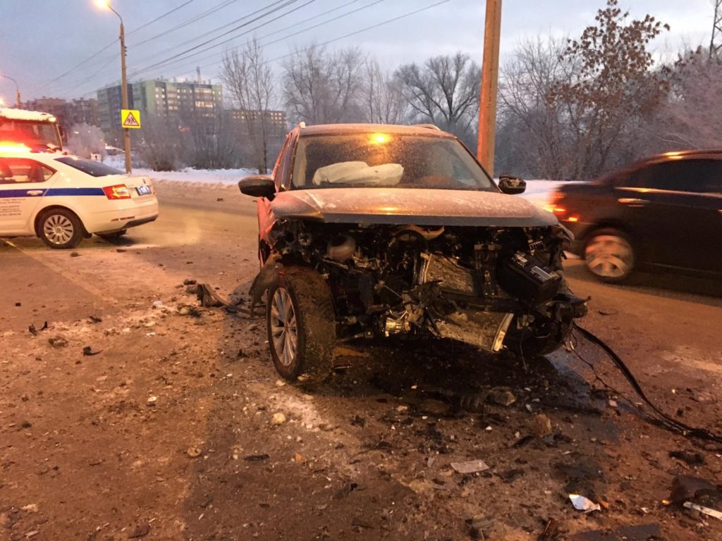 В Челябинске два человека погибли в ДТП на улице Хохрякова