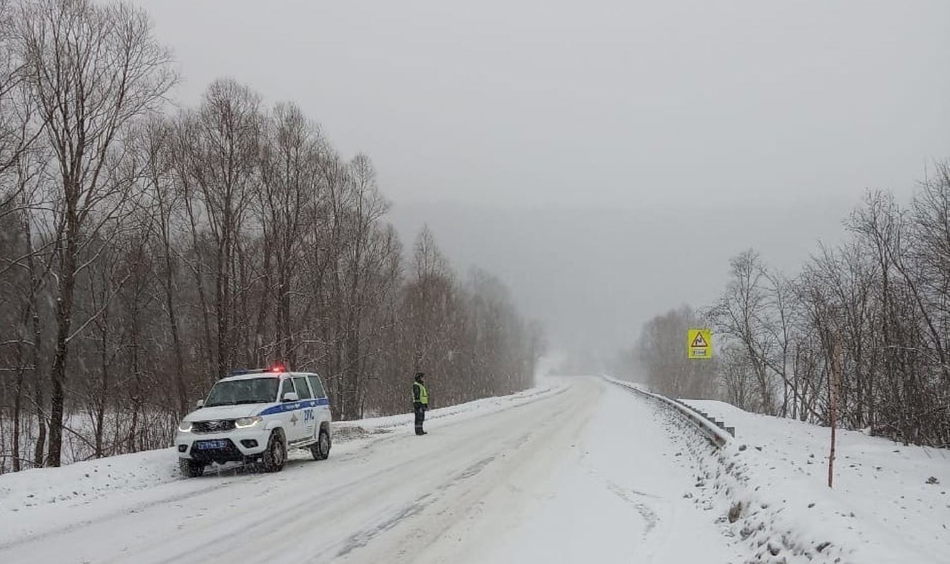 Дорога челябинск. Трасса м5. Гололед на дороге. Метель на трассе м5. Снег в Челябинской области 2021.