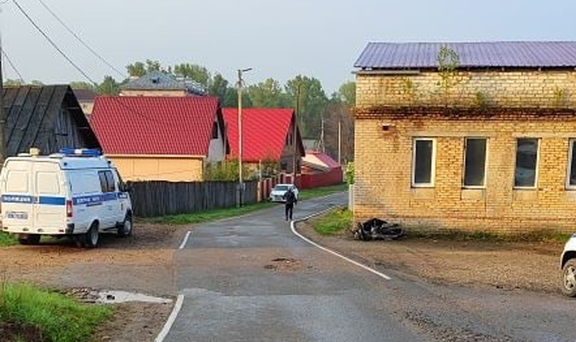 В Аше парень на мопеде погиб, врезавшись в жилой дом | 15.05.2023 |  Челябинск - БезФормата