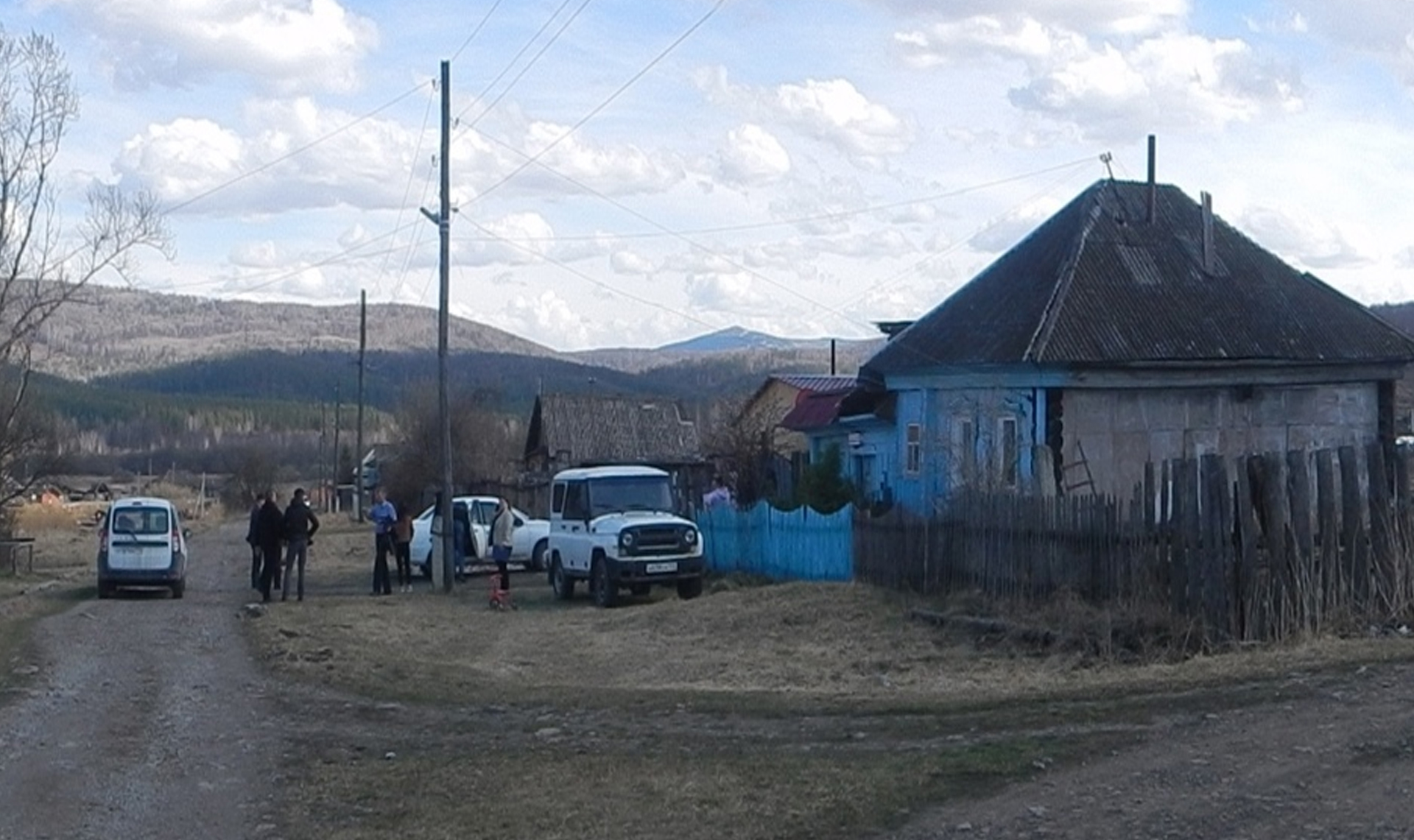 Угнали отцовское наследство. В Златоусте похитили машину из гаража