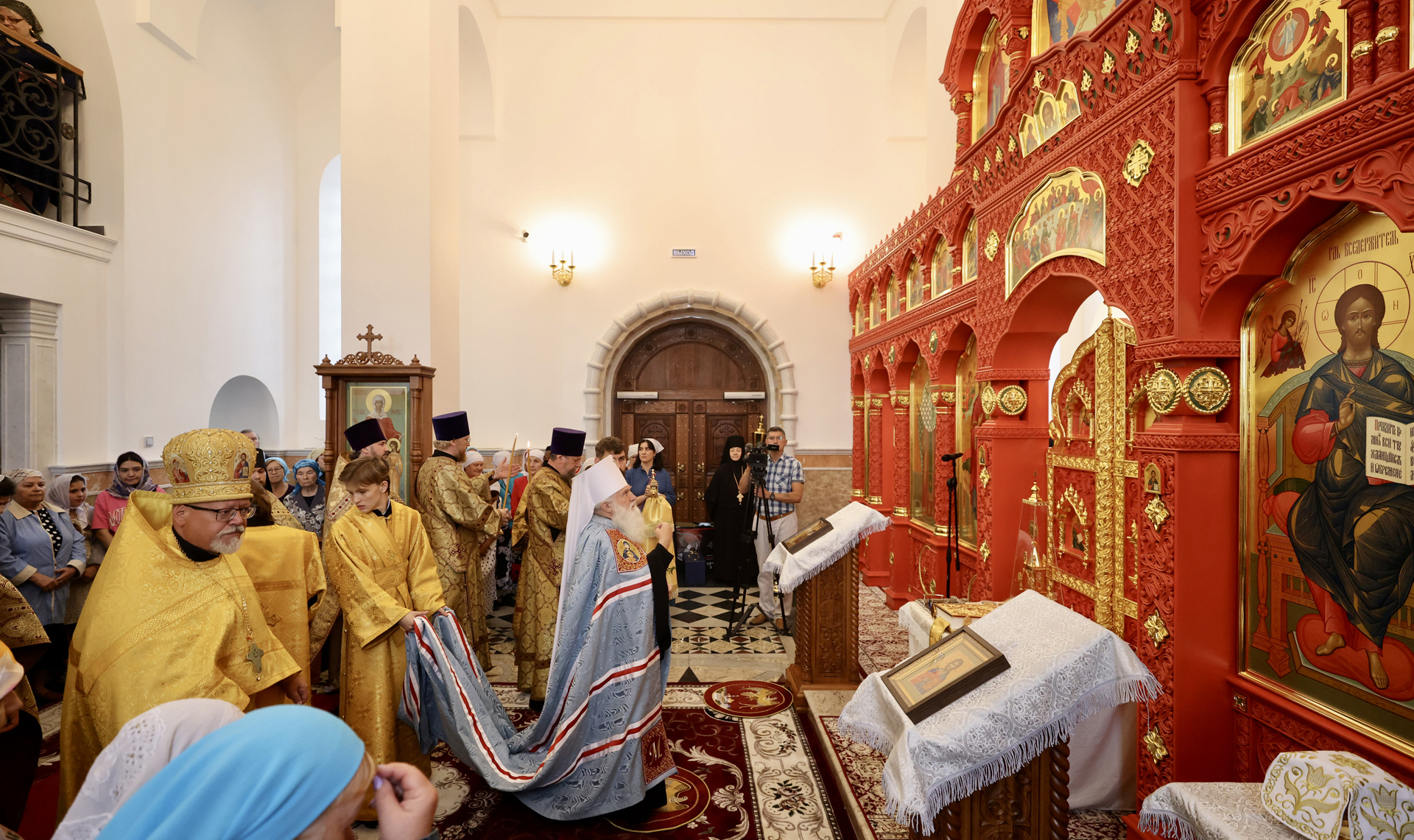 В поселке Роза освятили православный храм