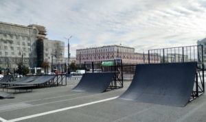 Скейт парк закрыт. На площади Революции начались работы по демонтажу площадки