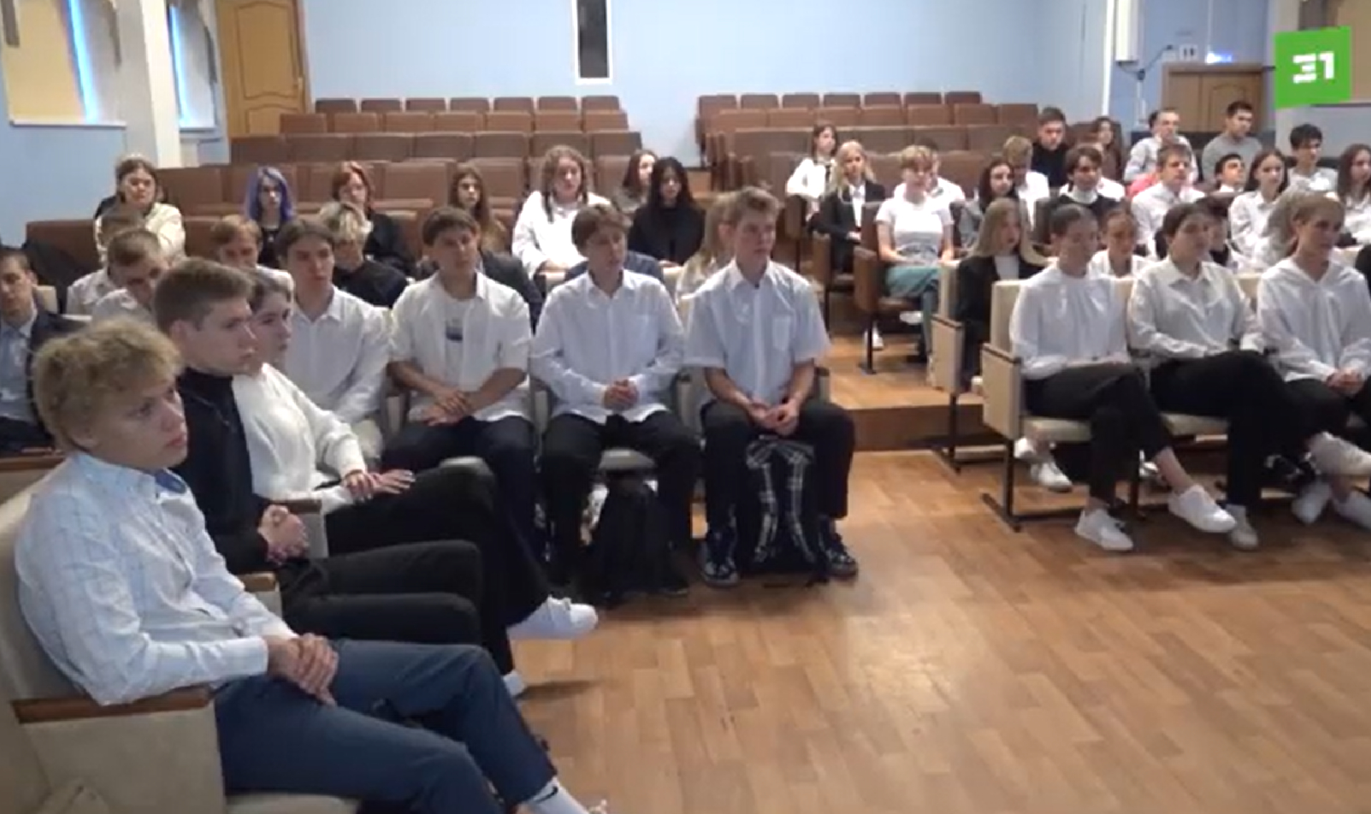 Депутаты ЗСО рассказали старшеклассникам о важности выборов