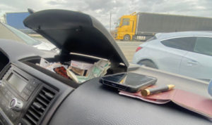 Торговали местом в очереди "с борта" автомобиля рядом с границей