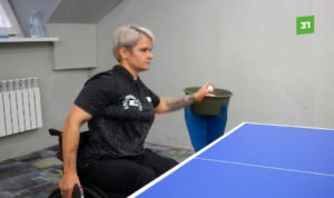 Параспортсменке подарили новое инвалидное кресло