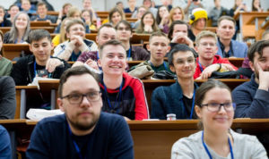 Родители челябинских старшеклассников поддерживают идею возврата распределения выпускников вузов. Сами учащиеся от нее не в восторге