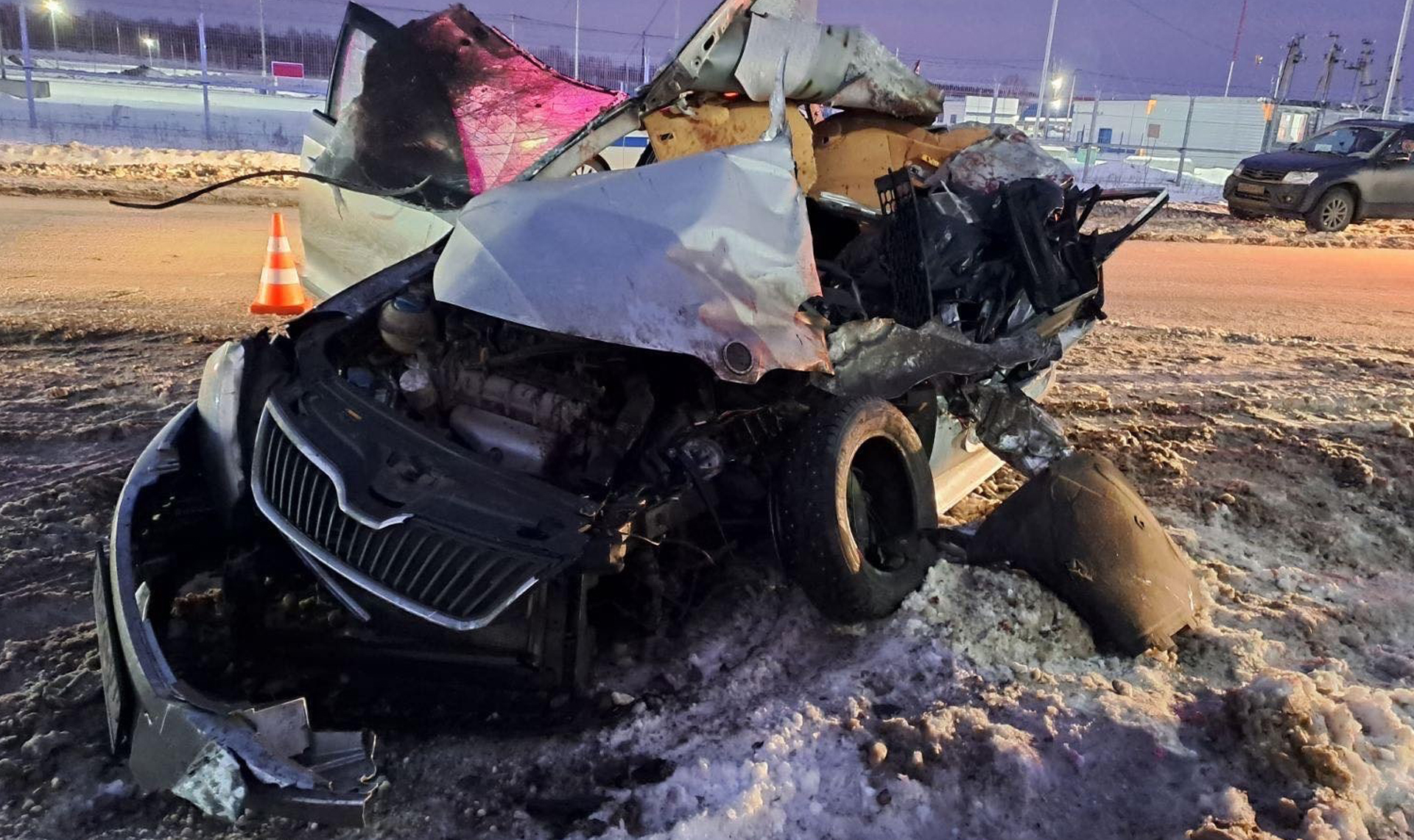 Два человека погибли в ДТП с погрузчиком в Новосинеглазово