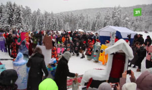 Те самые, кусинские. Сотни южноуральцев посетили фестиваль «Уральские валенки»
