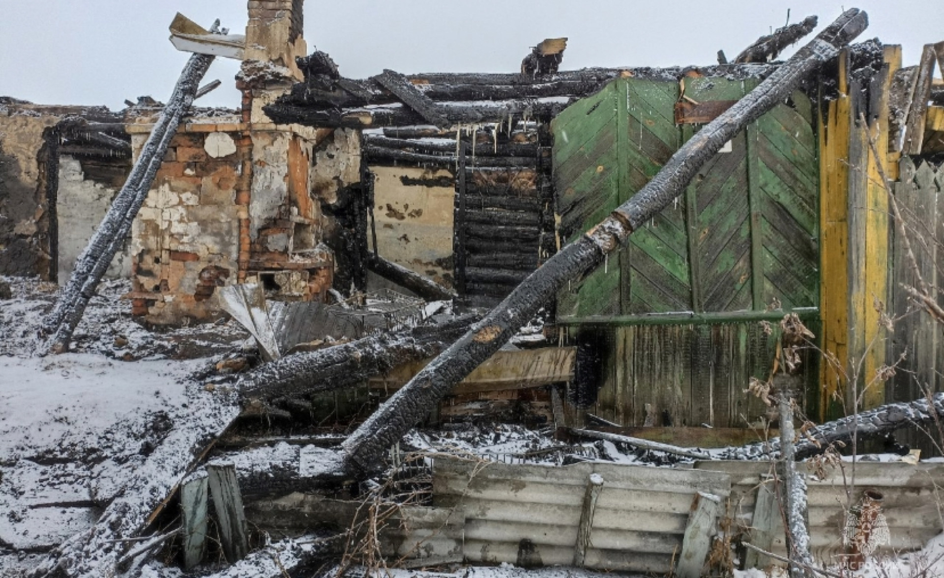 Пожар в садовом доме унес жизни двух детей 