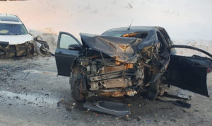 Машины столкнулись лоб в лоб