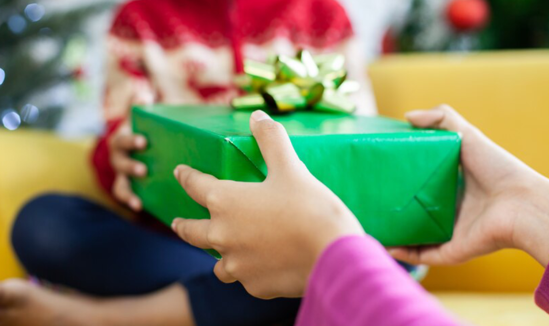 Для социально незащищенных категорий детей областные власти приготовили подарки