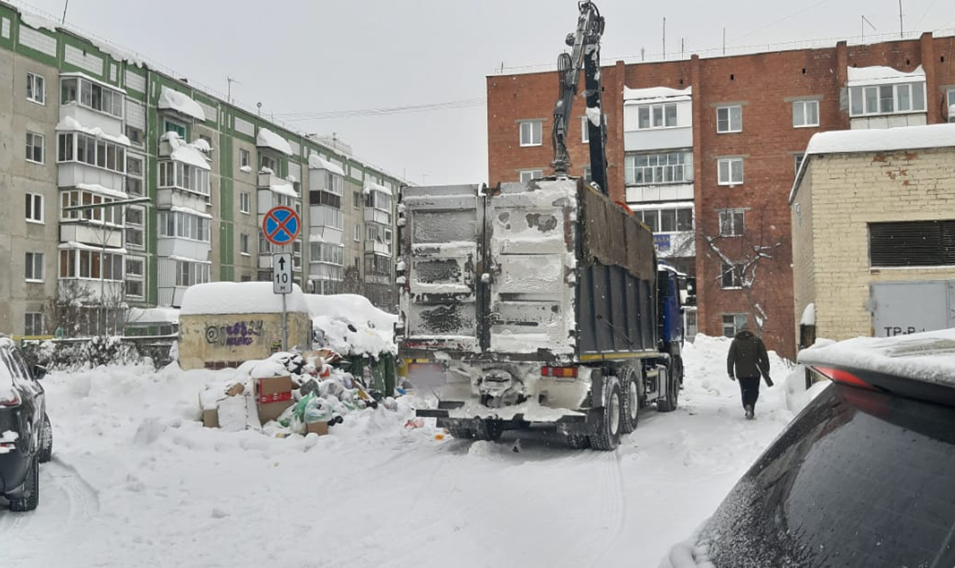 В Челябинске получилось очистить еще несколько мусорных площадок. В  мегаполисе стало на 22 кучи отходов меньше