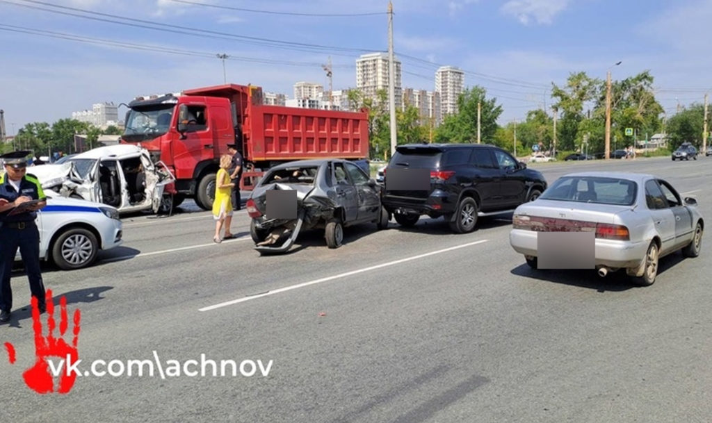 Для водителя грузовика, который летом прошлого года устроил смертельное ДТП на улице Блюхера в Челябинске, запросили 4 года лишения свободы