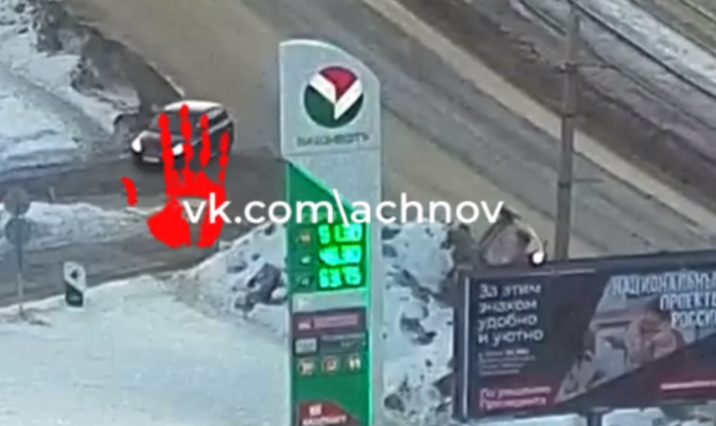 В Челябинске перевернулся автомобиль