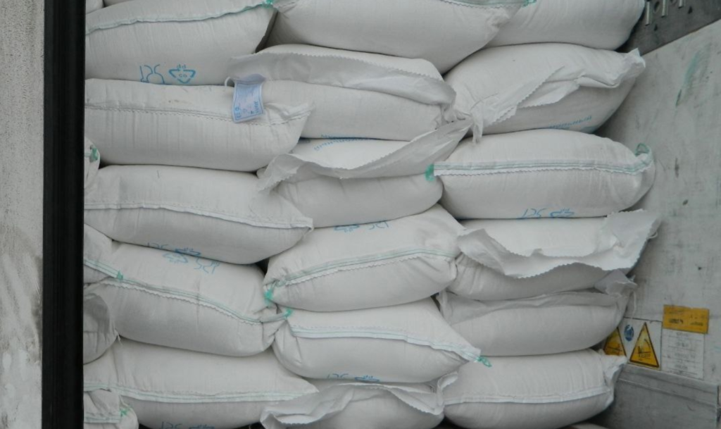 Фуру с 22 тоннами пшеничной муки пытались незаконно вывезти из России в Кыргызстан
