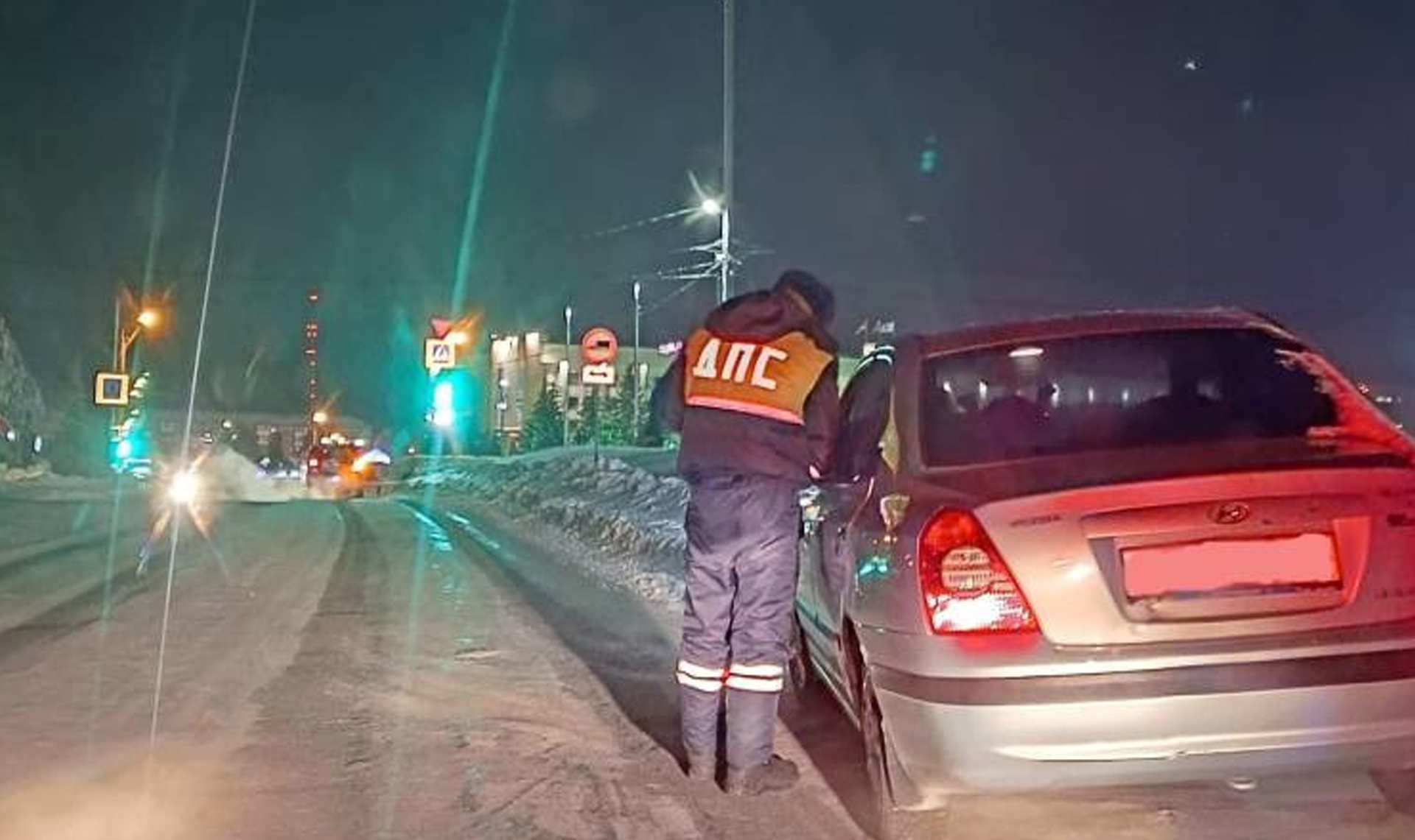 В Магнитогорске в районе ТРК сотрудники Госавтоинспекции поймали сразу несколько нарушителей