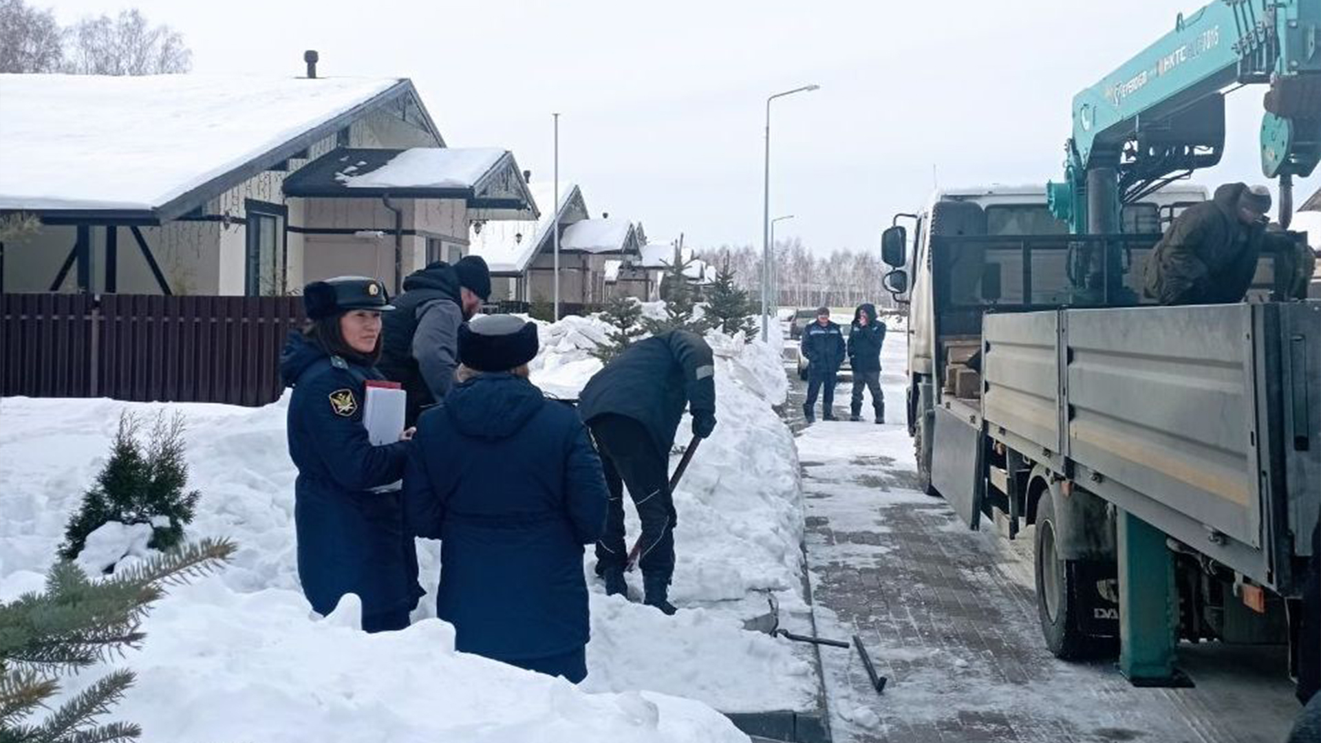 Из-за конфликта управляйки и хозяев дома в элитном поселке пострадали  жители Сосновского района