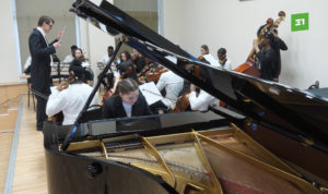 В Челябинской школе искусств дети выступили на одной сцене с симфоническим оркестром