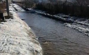 Жители поселков Челябинской области страдают от таяния снега и дождей