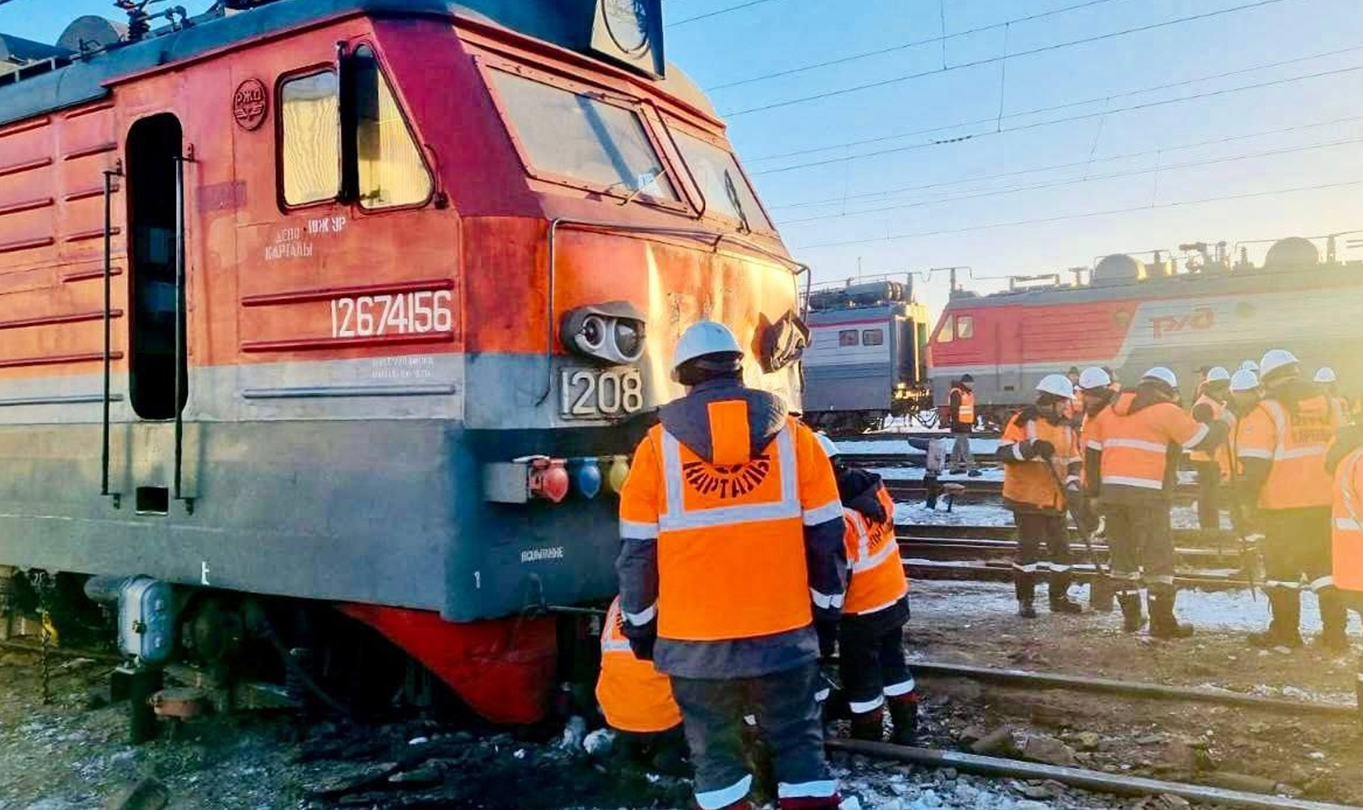 На станции в Карталинском районе столкнулись электровозы