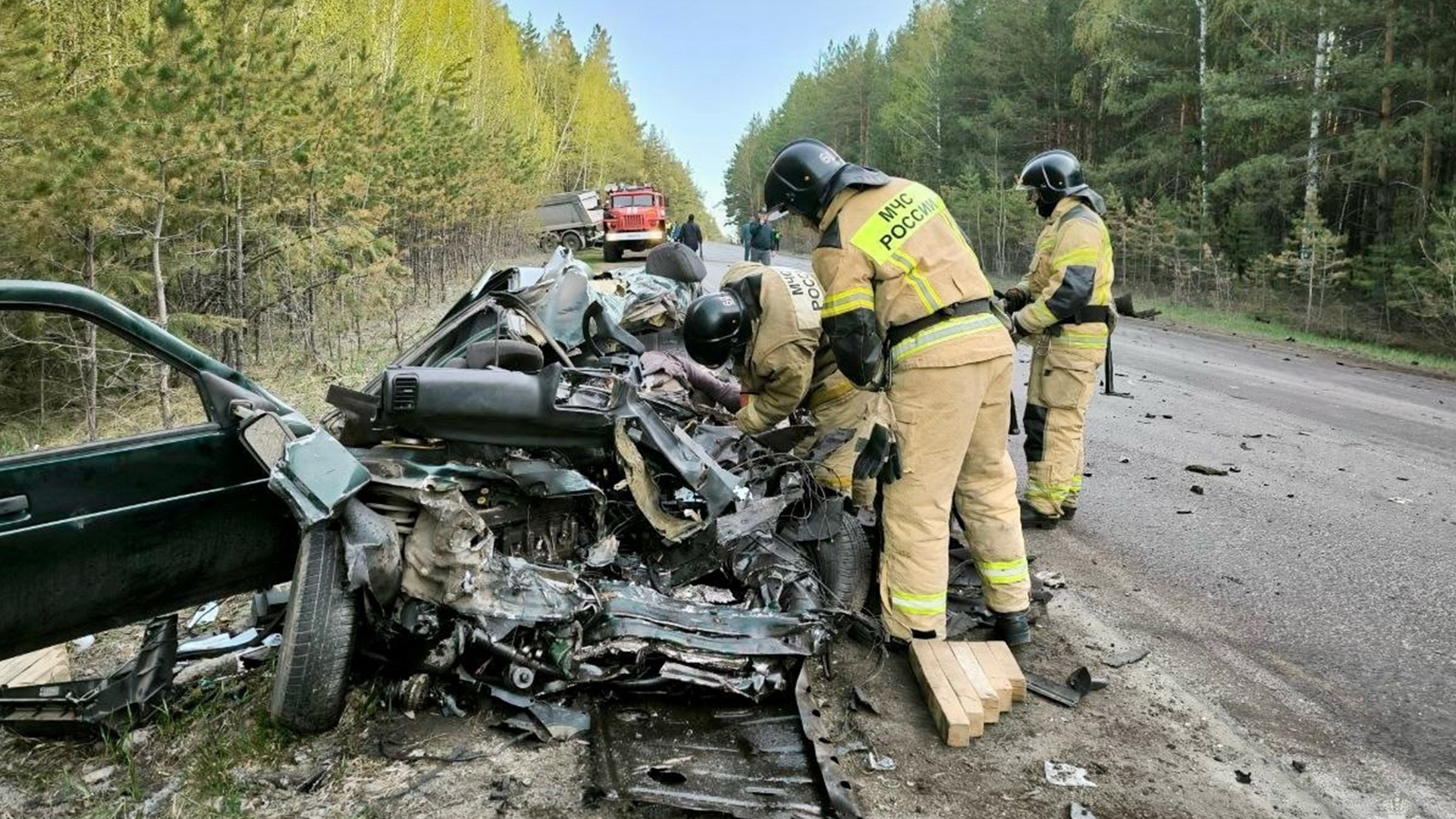 Только сотрудники МЧС смогли достать из авто тело погибшего водителя |  28.04.2024 | Челябинск - БезФормата