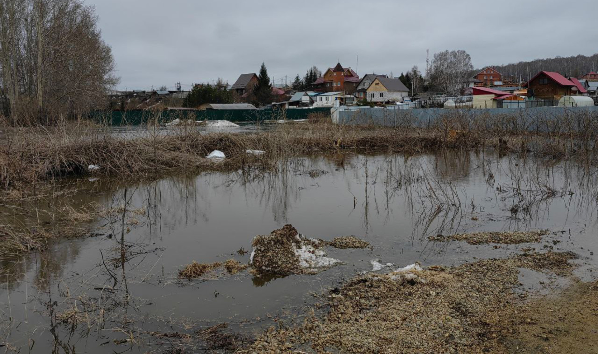 Река Миасс возле поселка Кайгородово поднялась на полметра