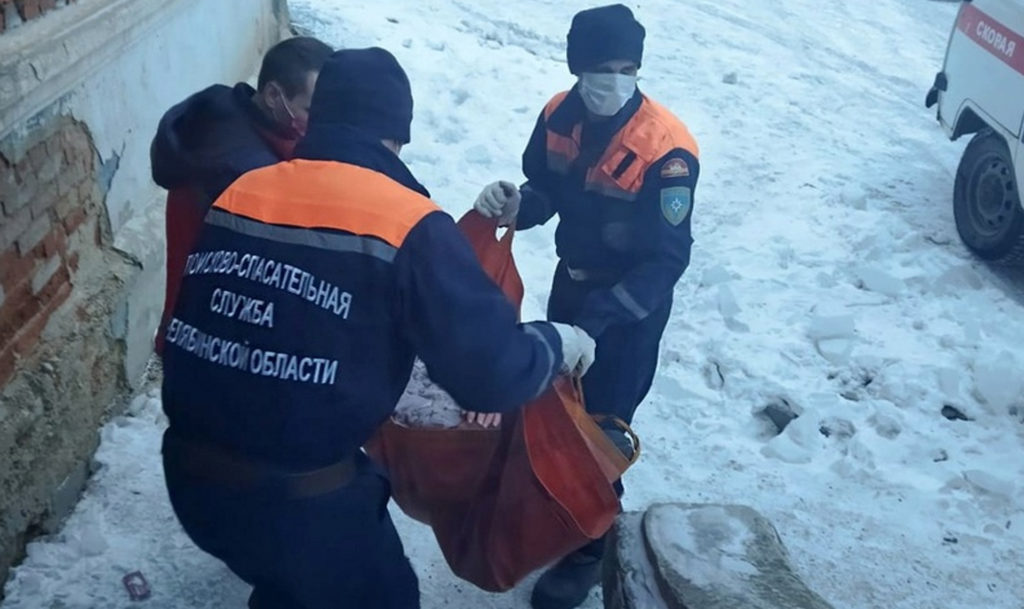 Жила без еды, воды и ухода! В Карталах пенсионерка долгое время находилась в ужасных условиях