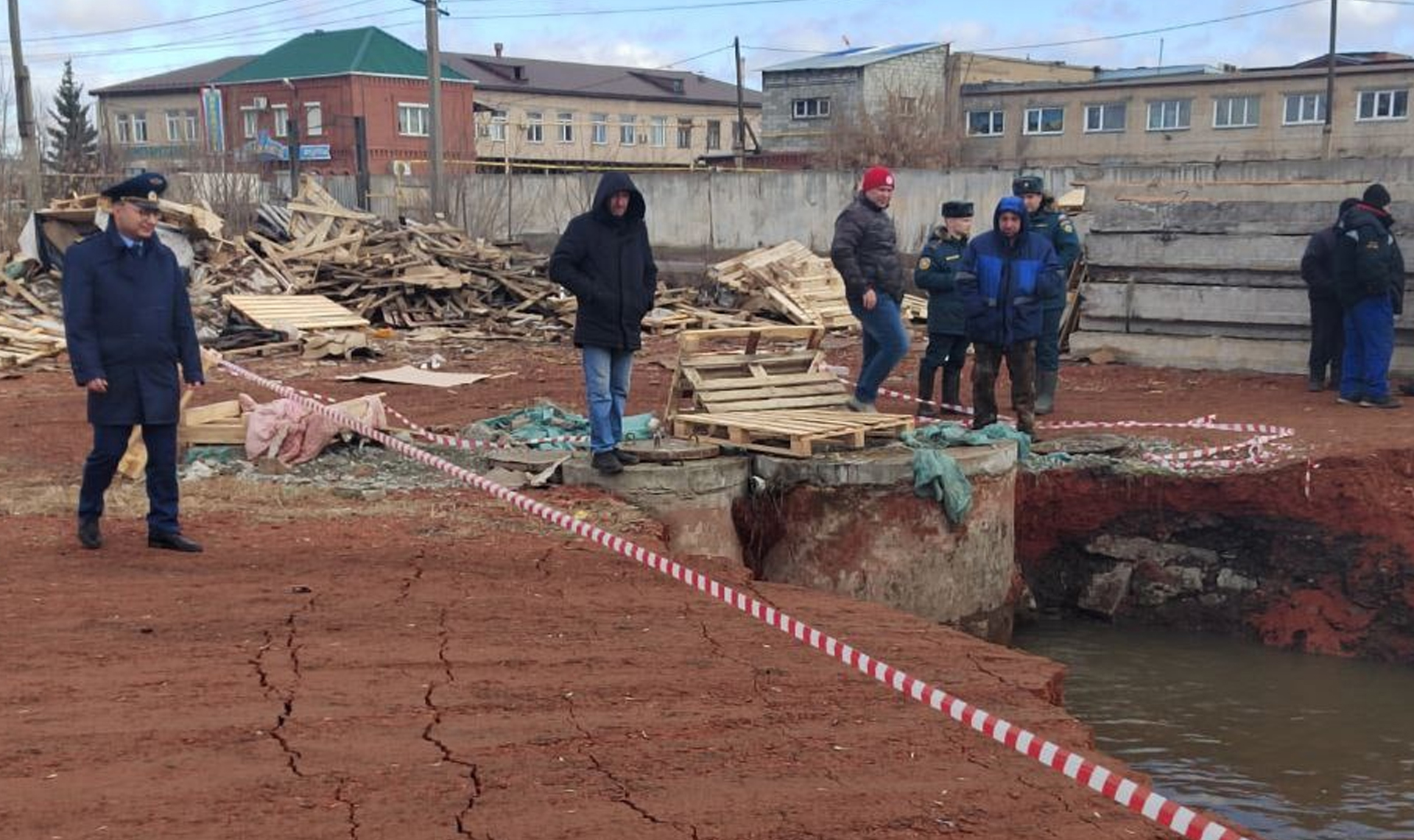 После затопления жилых домов в Копейске канализационными стоками,  прокуратура начала проверку - 31TV.RU