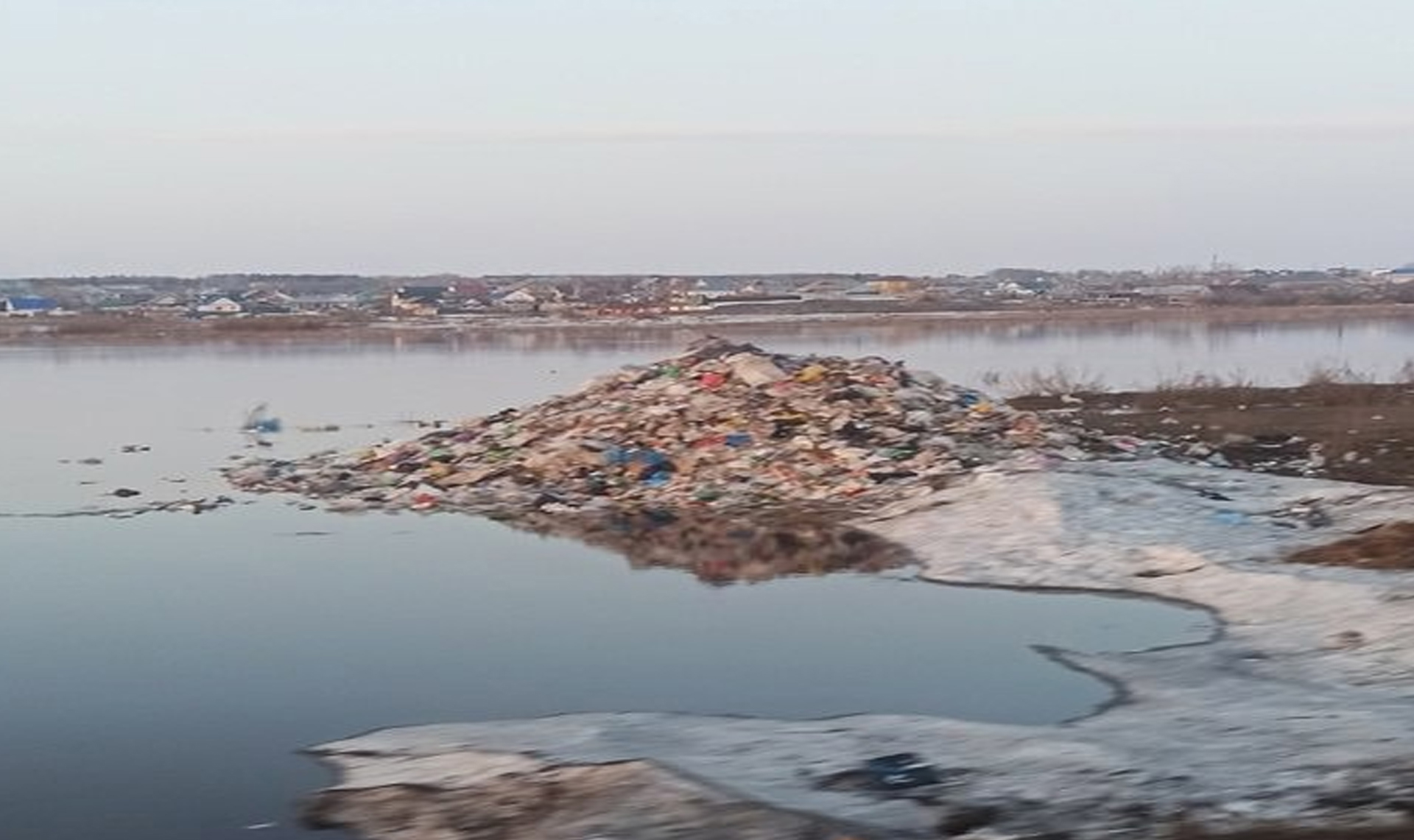 В Нагайбакском районе наконец-то убрали отходы, которые остались после зимней аварии