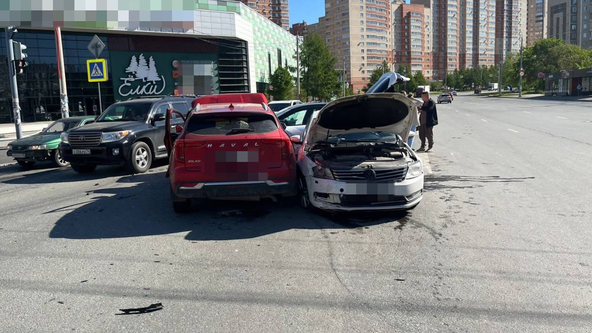 В массовом ДТП на северо-западе пострадал человек | 01.06.2024 | Челябинск  - БезФормата