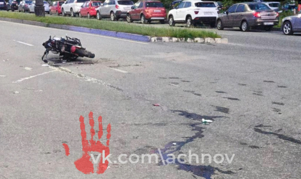 «Он кричит и у него кость торчит!» ДТП с участием мотоциклиста произошло в Снежинске