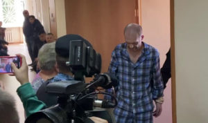 Владимира Ческидова выводят из зала суда