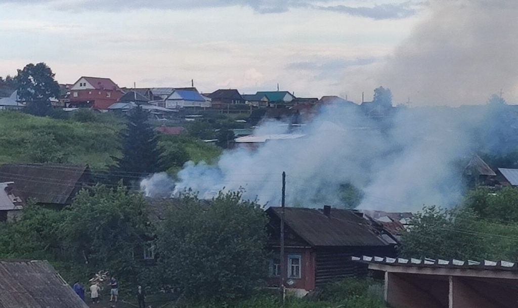 В Нязепетровске при пожаре пострадали люди