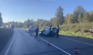 В Усть-Катаве после столкновения двух машин пострадал подросток