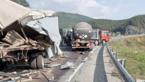 большегрузы перекрыли трассу М-5 в Катав-Ивановском районе