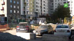 Жители Ленинского района лишили парковки и детской площадки