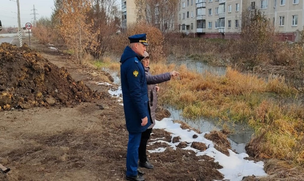 Прокуроры ищут виновных в затоплении фекалиями поселка Зауральский