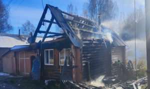 В Нязепетровске сгорел жилой дом