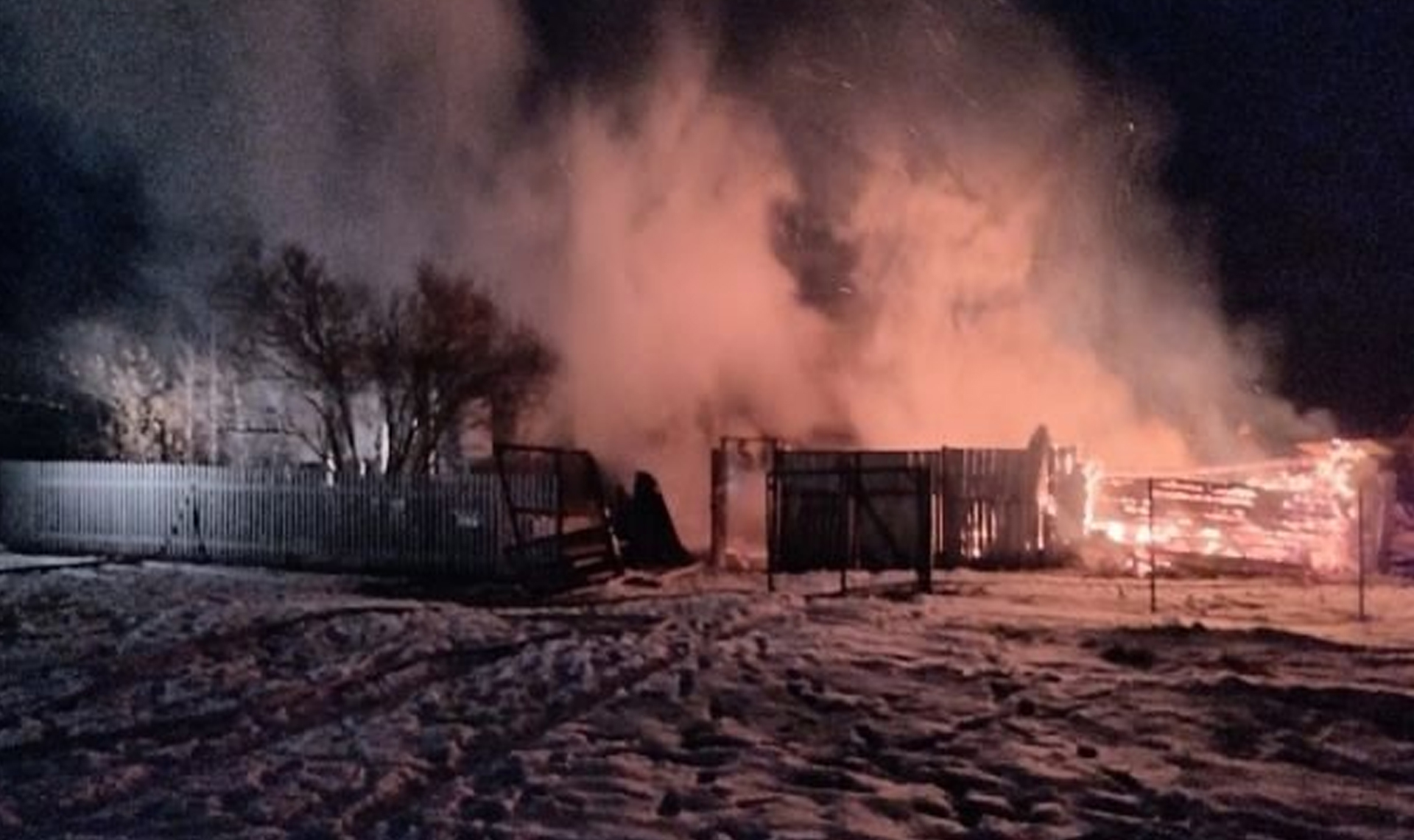 В деревне Шуранкуль сгорел жилой дом. Один человек погиб