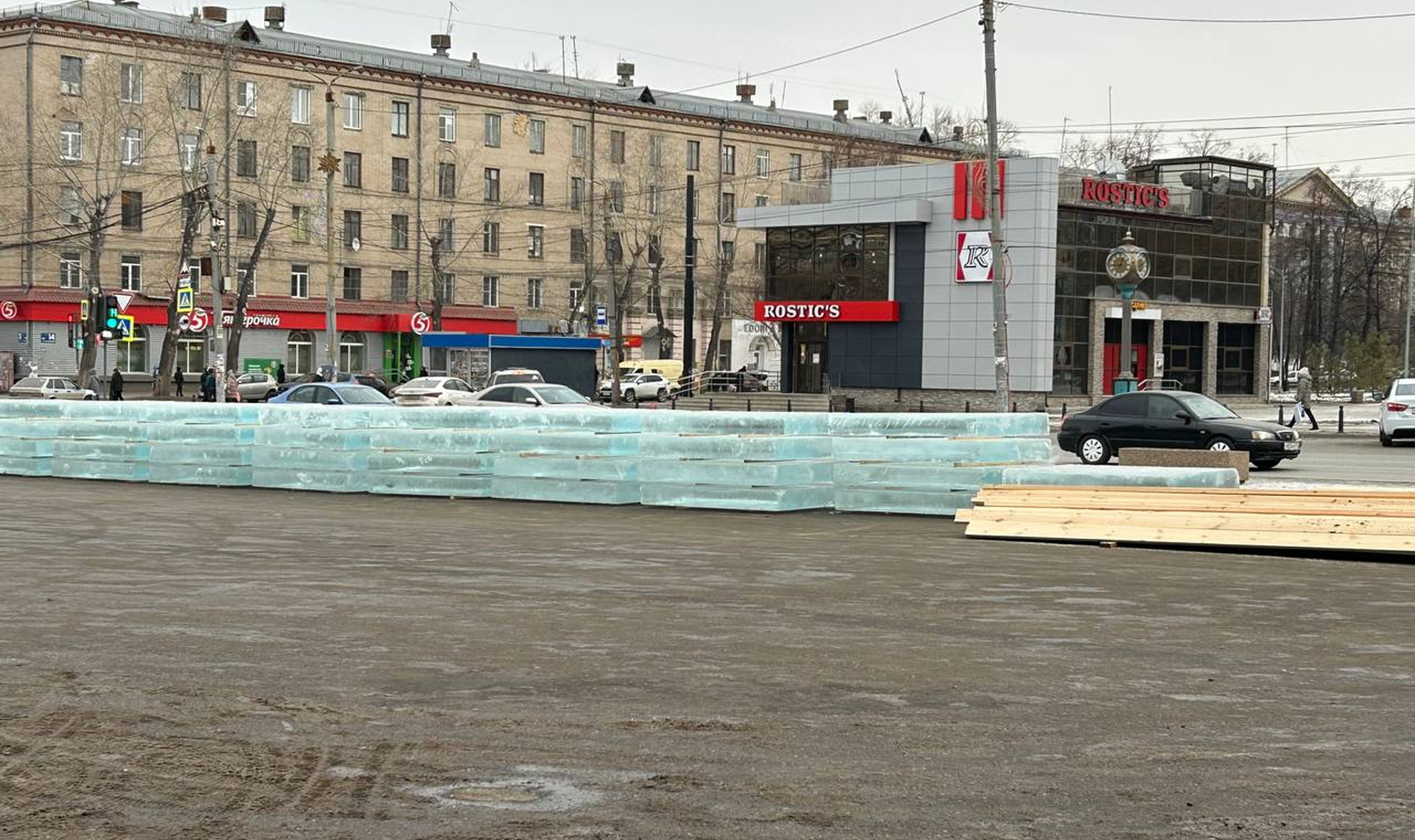 В Металлургическом районе началась подготовка к строительству ледового городка