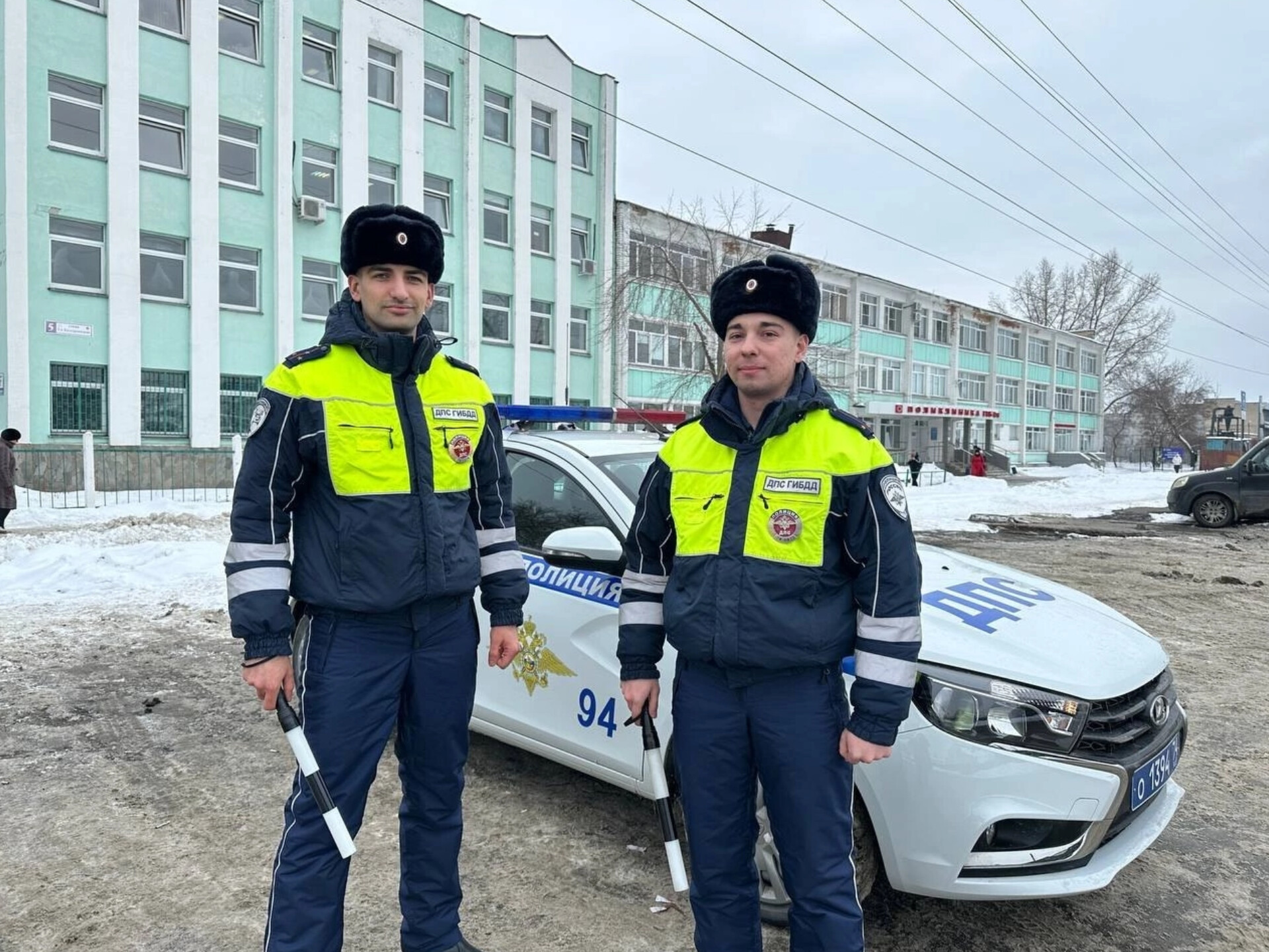 Сотрудники Госавтоинспекции помогли женщине, которой стало плохо в маршрутном такси